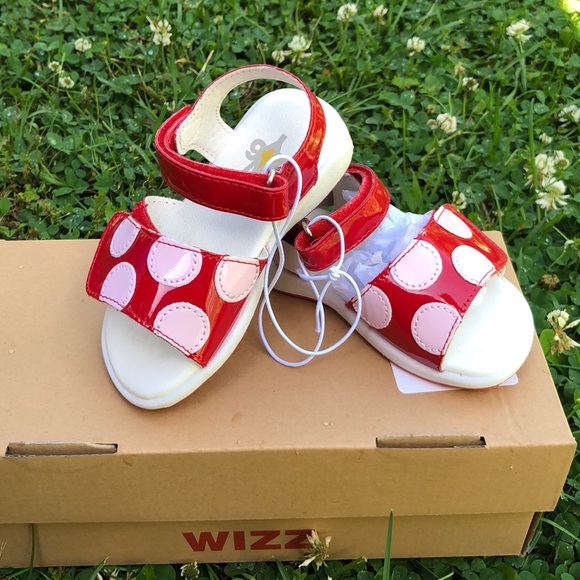 BNWT Patent Leather Sandals - Picture 1 of 5